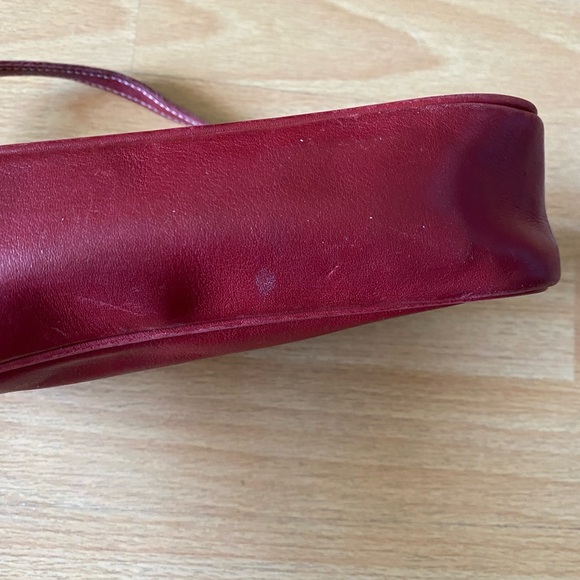 Red wristlet/bag - Picture 3 of 9